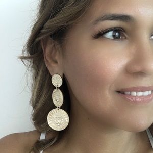 GOLD STATEMENT LION HEAD COIN DROP EARRINGS (D8)